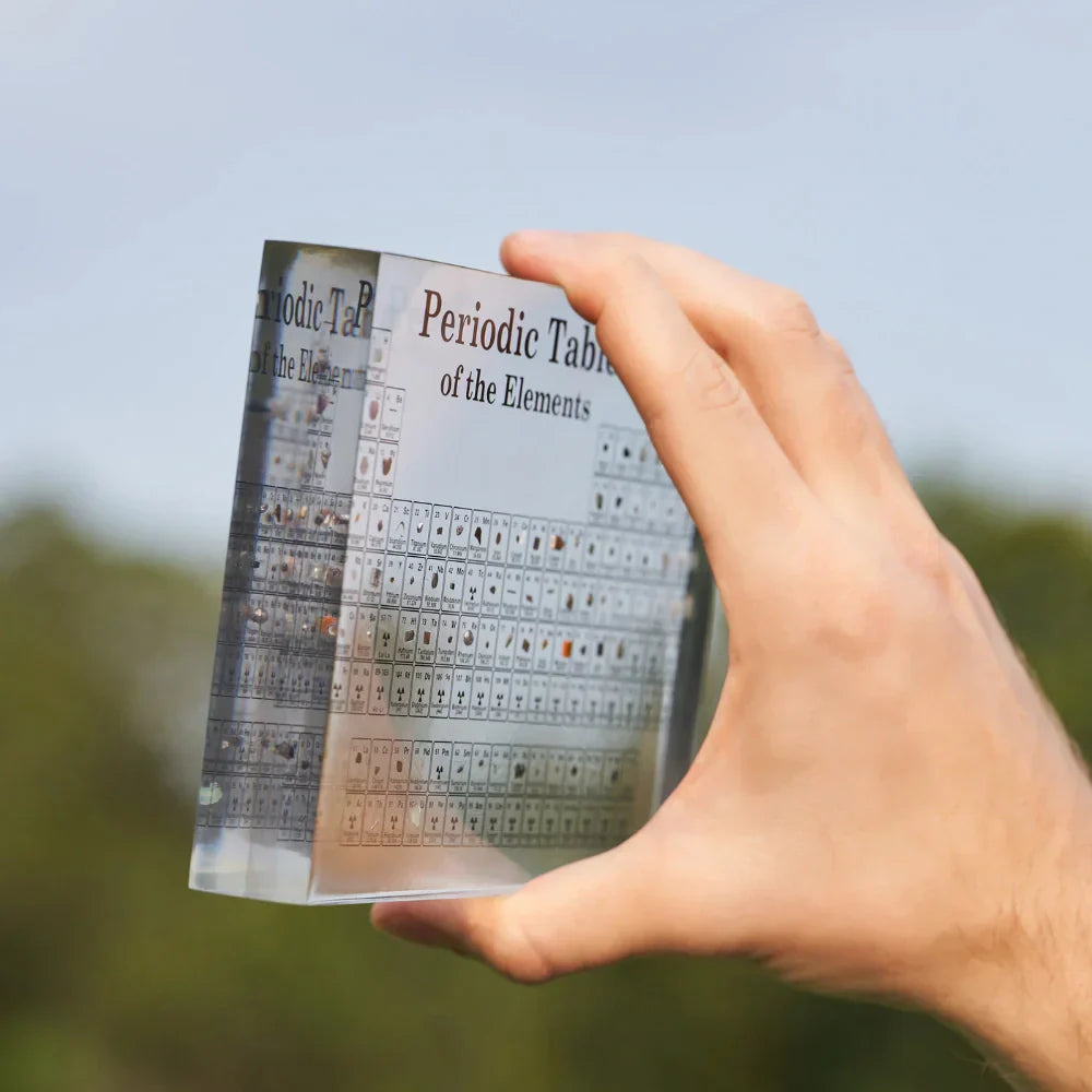 PeriodicElements™ | Beleuchtetes Periodensystem mit echten Elementen