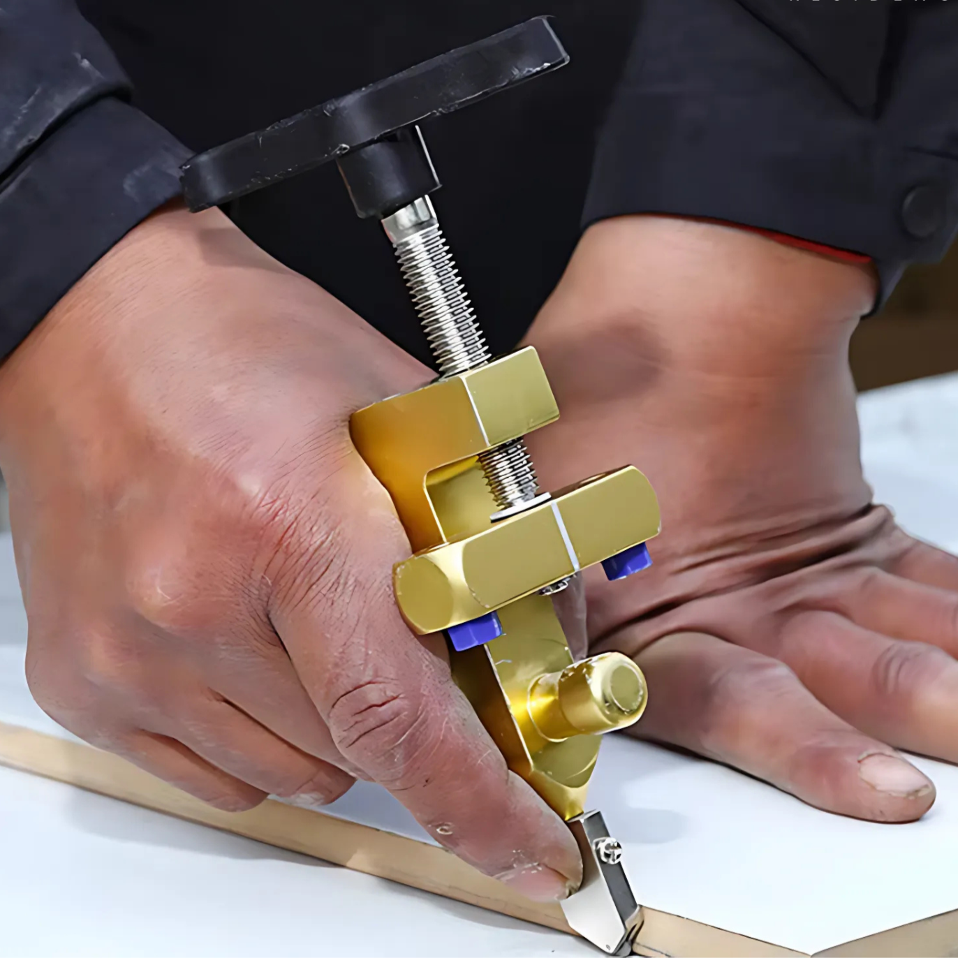 CutCraft™  | Präzises Schneiden für perfekte Heimwerkerprojekte