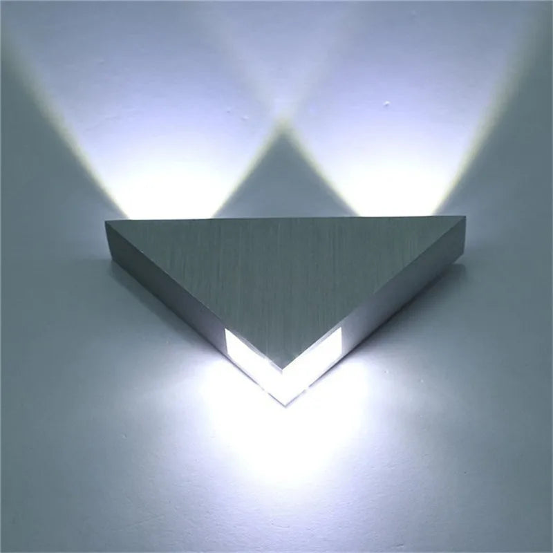 LumiBrite™ | Intelligente Solar-Wandleuchte für Außenbereiche