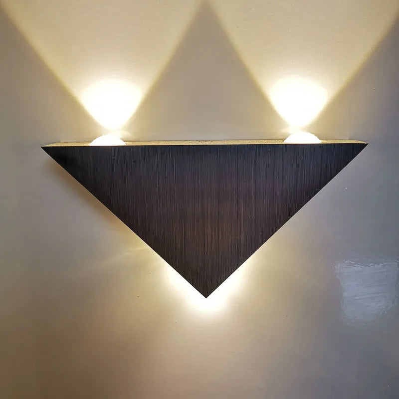 LumiBrite™ | Intelligente Solar-Wandleuchte für Außenbereiche