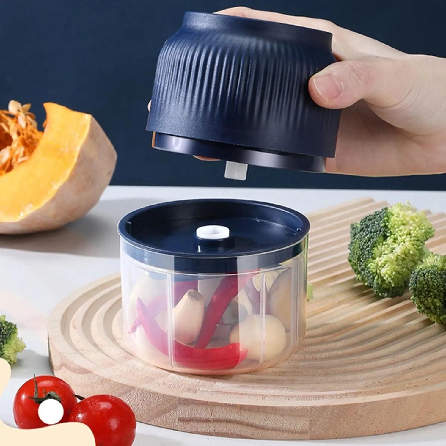 ChopEase™ | Mini Knoblauch-Zerkleinerer — Hackt Fleisch, Nüsse & Gewürze mühelos