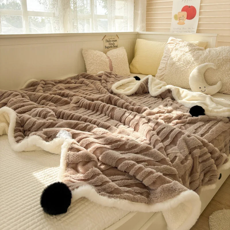 Lapinora™ | Jacquard Dicke & Weiche Winterdecke | Kaninchenfelloptik mit Bommel | Ideal für Sofa, Büro & Schlafzimmer