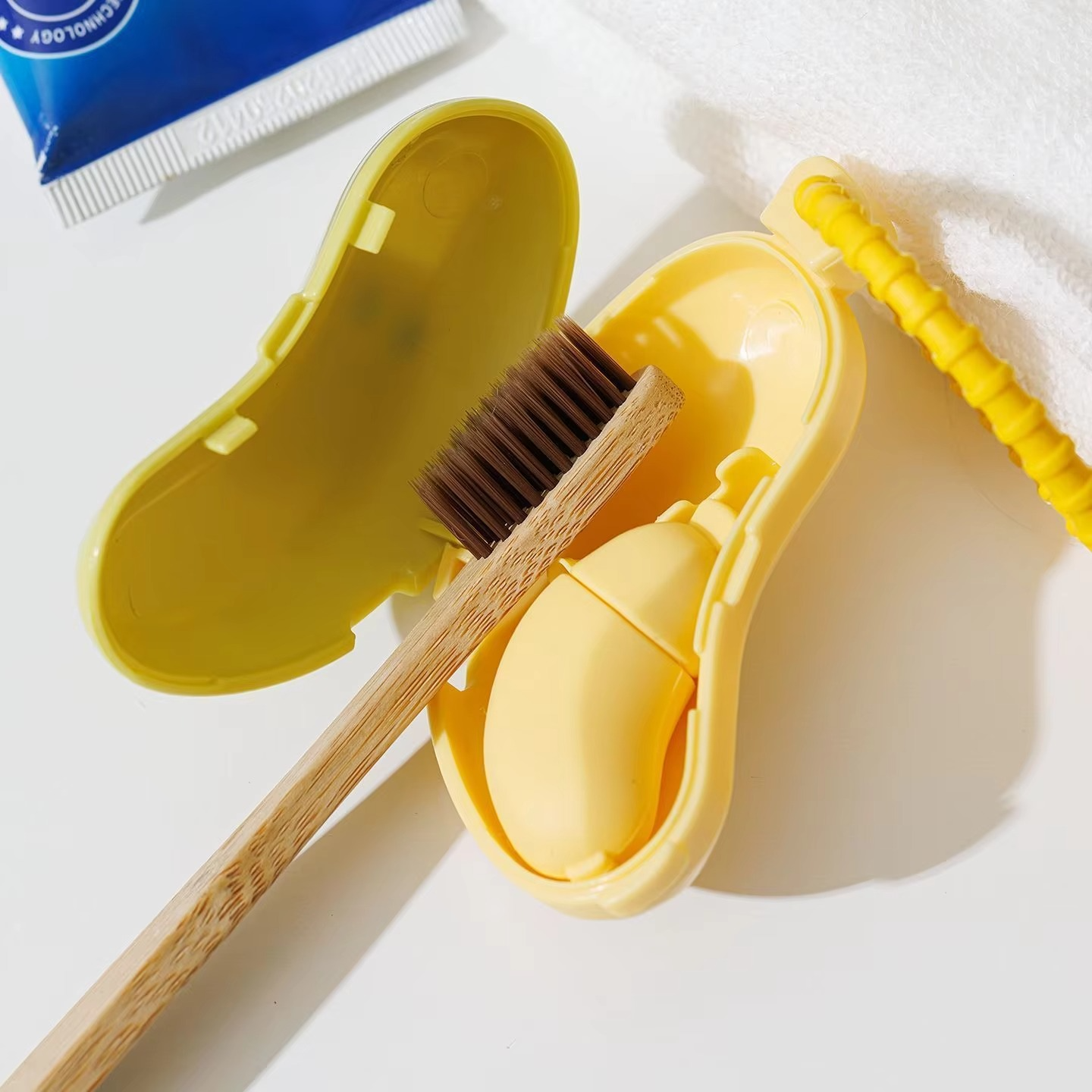 1+1 GRATIS | BrushBuddy™ | Niedliche Bananen Zahnbürstenbox