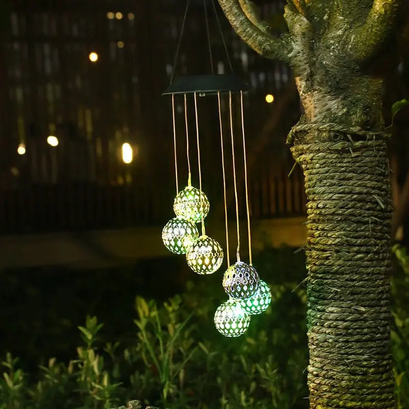 SolarChime™ | Solar Metallkugel Windspiel | Solarbetriebene LED Gartendekoration mit beruhigenden Klängen