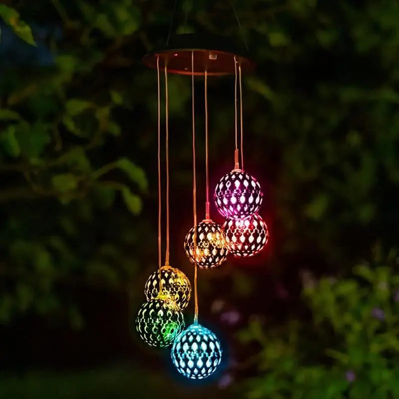 SolarChime™ | Solar Metallkugel Windspiel | Solarbetriebene LED Gartendekoration mit beruhigenden Klängen