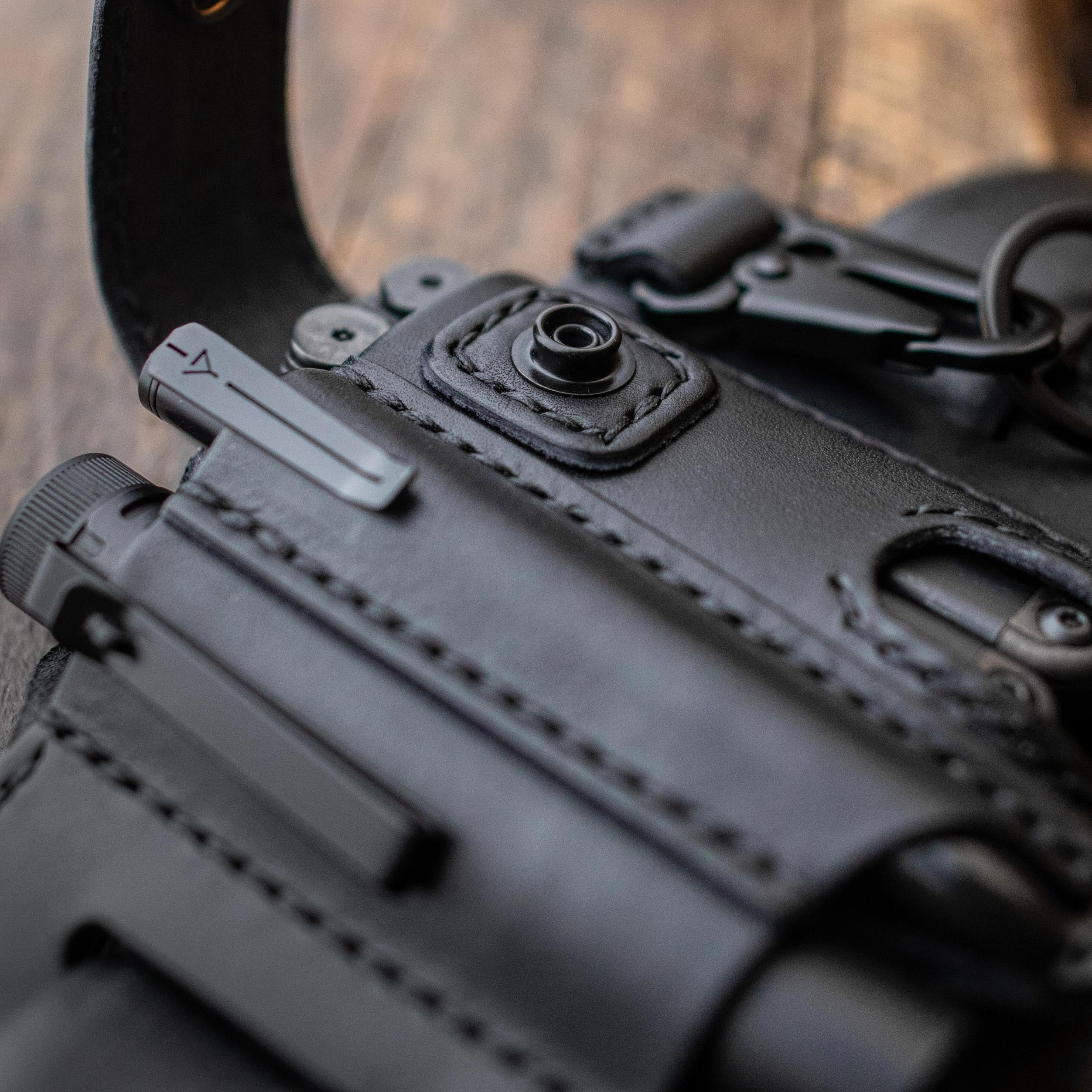 TactiSheath™ | Hochwertige Lederausstattung