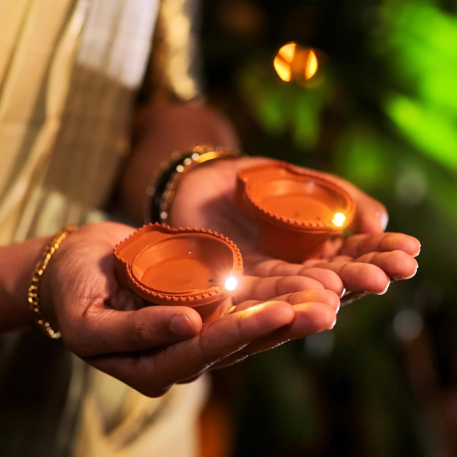 12+12 GRATIS | Flamora™ |  LED-Wasser-Diyas für magische Flammen ohne Feuer & Rauch